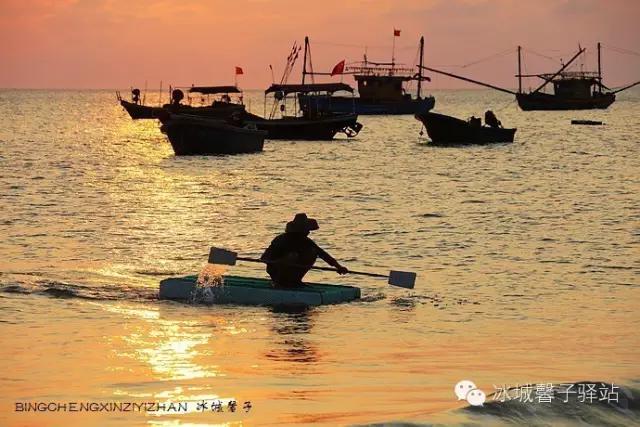 醉享三亚波波利海岸夕阳下的渔光曲