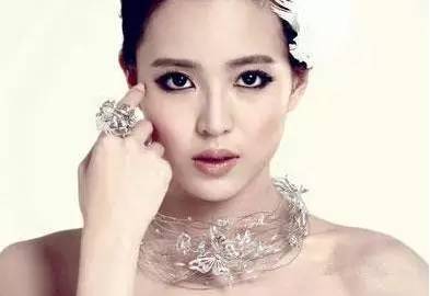 珠宝首饰佩戴有什么讲究,佩戴珠宝首饰其实也是有讲究的