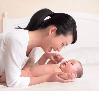 宝宝长奶癣还和遗传有关？坚持这样做想不好都难！