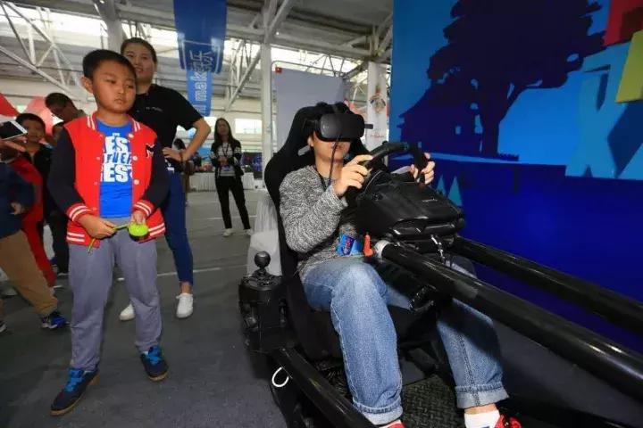 西安这个欢造节结束了熊孩子们还没有玩够