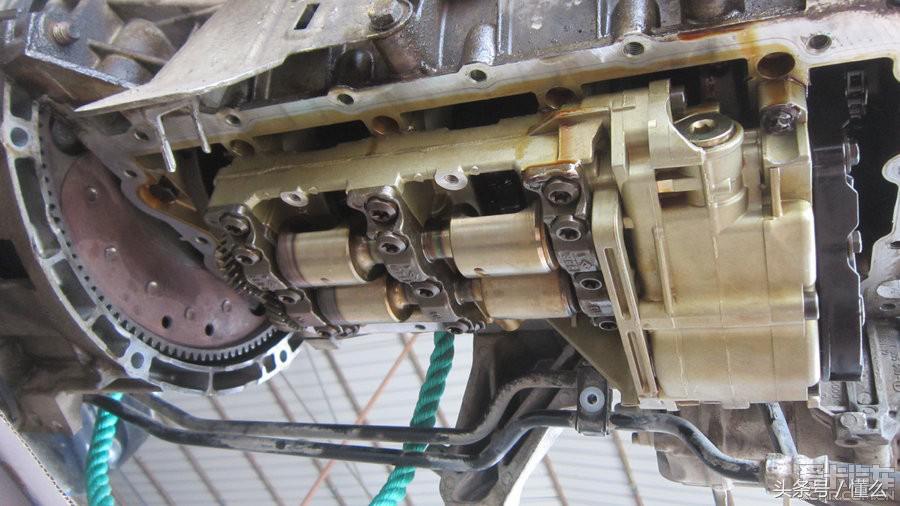 宝马320li发动机烧机油怎么修,宝马320i发动机抖动冒蓝烟