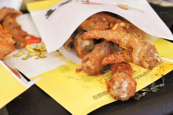 这家“鸡店”让小姑娘都梦魂萦绕,大放豪言要做南宁“爪爪”NO.1