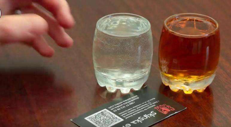 探索下如何破解酒吧常玩的5个把戏!我刚学会了用香烟切柠檬!