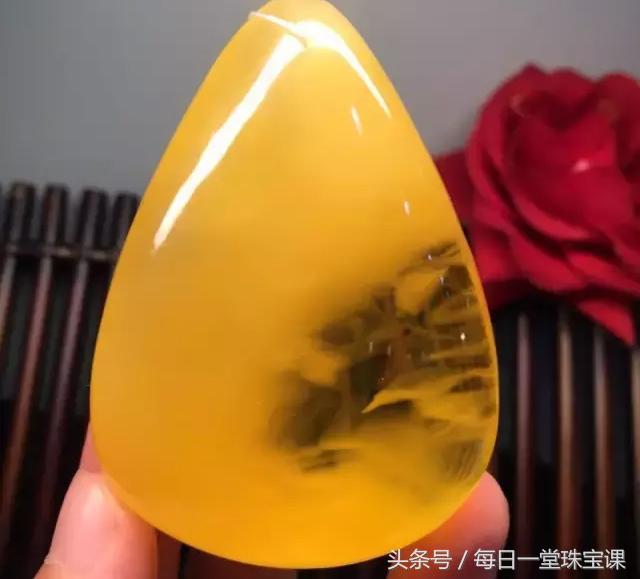 最好的蜜蜡是怎样的,300块钱可以买到什么品质的蜜蜡