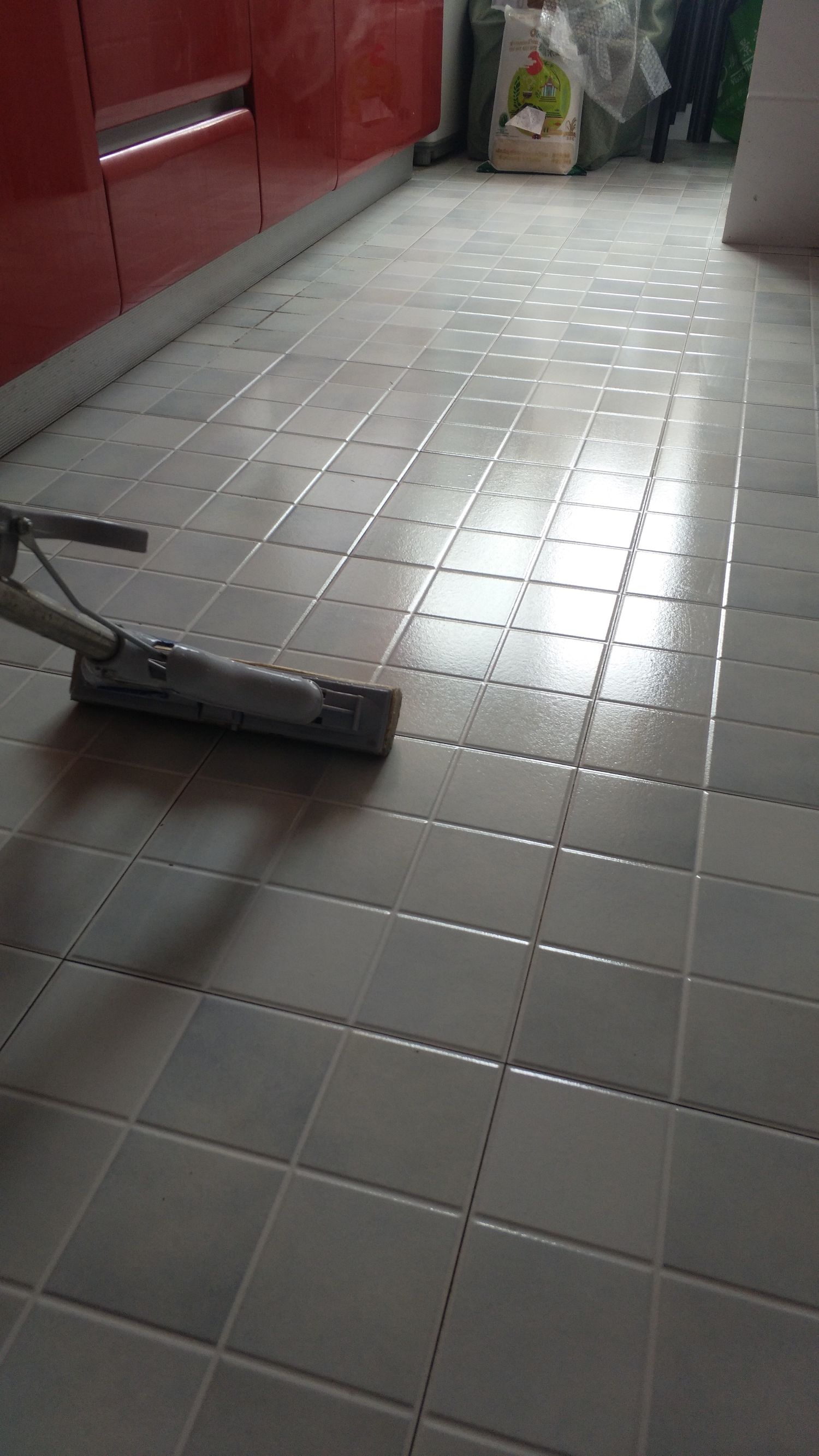 拖地不滑的小妙招,怎么样拖地不会留下拖把痕迹