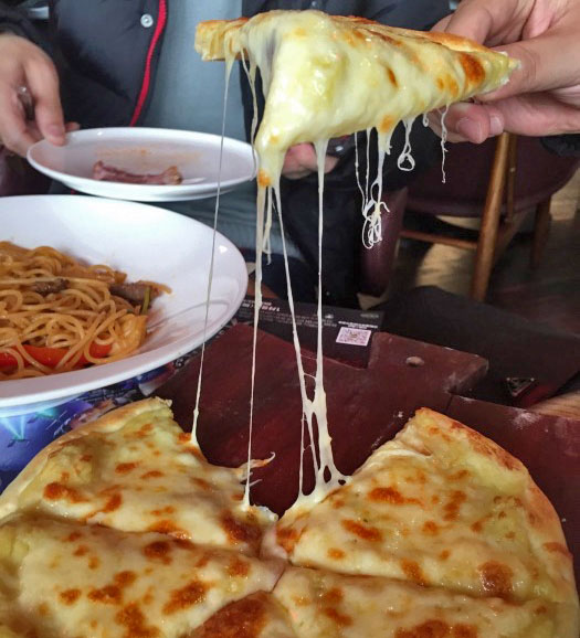 每个饥寒交迫的晚上,一块披萨就能让我荡漾