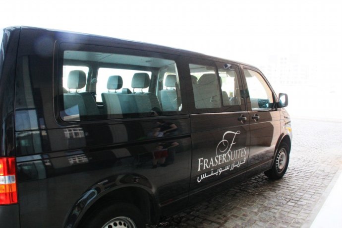 乘着地铁，乐购迪拜