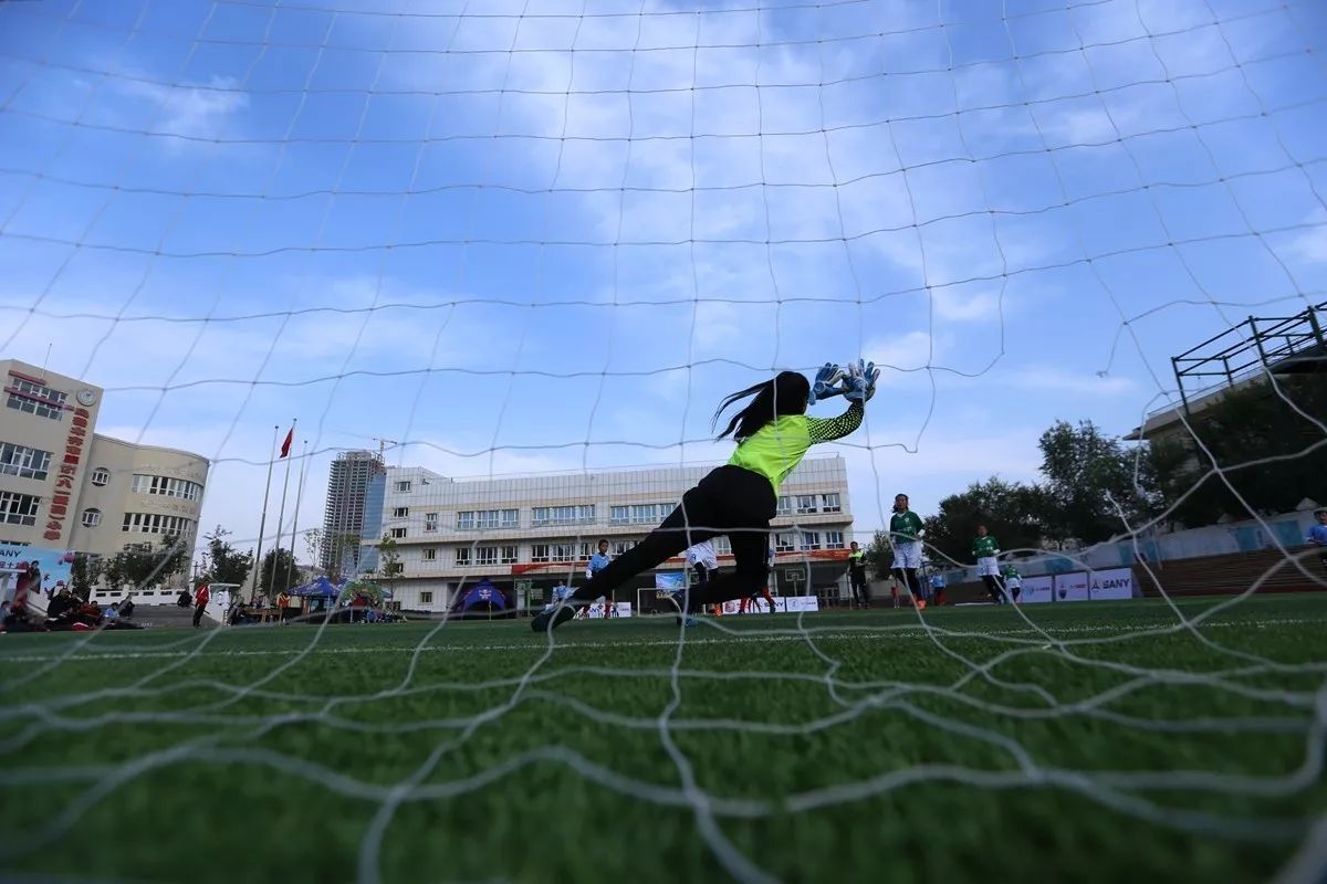 梅西禁区推射制胜门将,12岁的梅西强吗