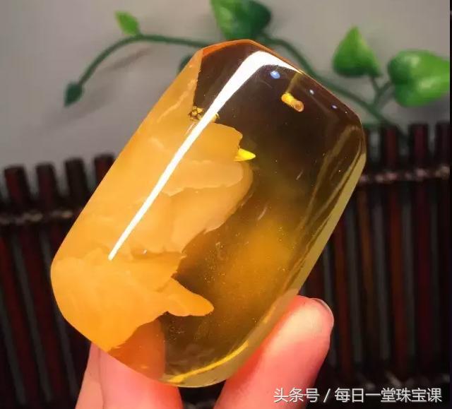 最好的蜜蜡是怎样的,300块钱可以买到什么品质的蜜蜡