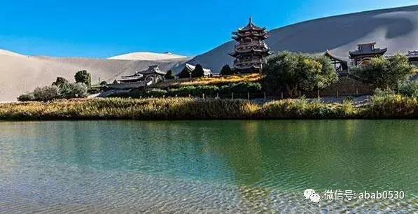 沙漠明珠月牙泉视频,沙漠月牙泉句子