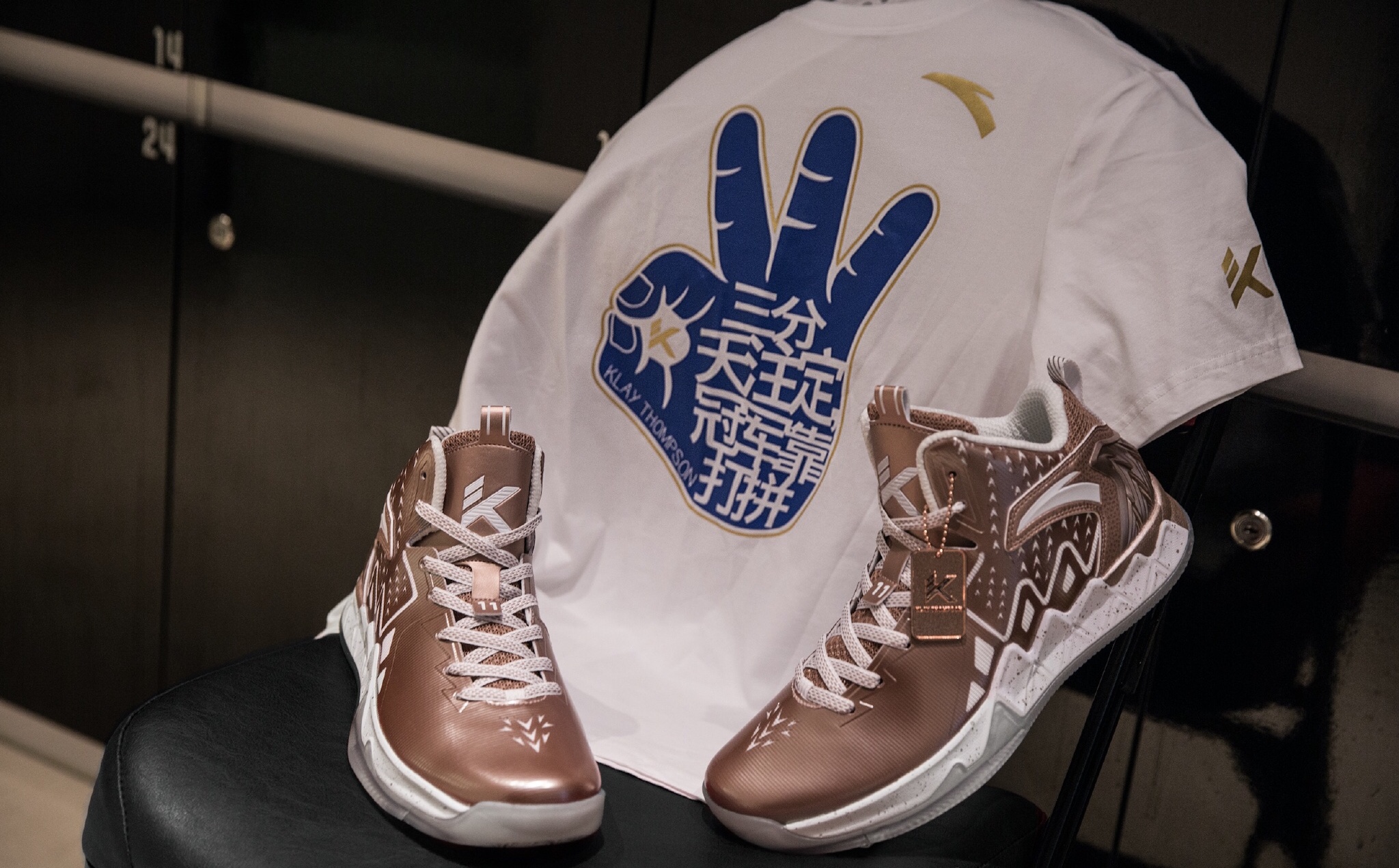 汤神和汤普森,汤神汤普森亲签球衣价值