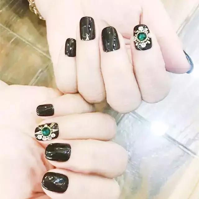 各种宝石美甲,蓝色宝石顶级奢侈品胸针