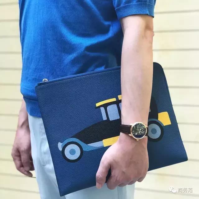 我翻了13个男人的包包，金牛座的男人最爱买买买？