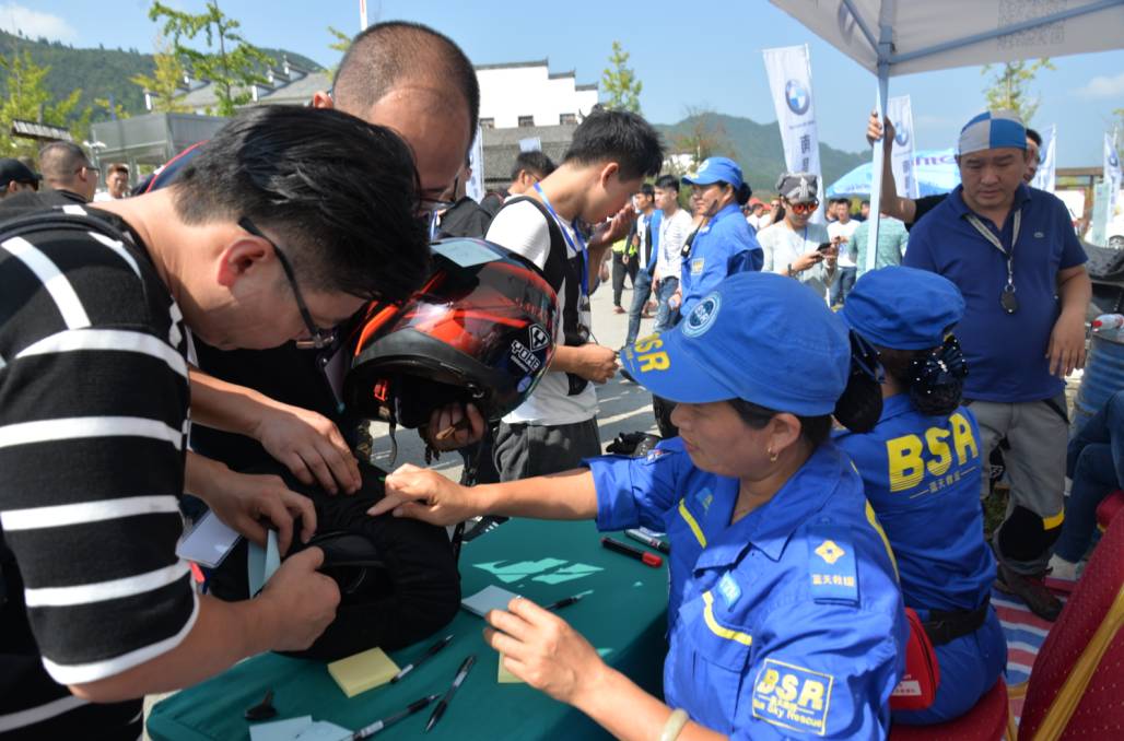 「国庆第7天」婺源又一大事发生，500铁骑进村赏秋