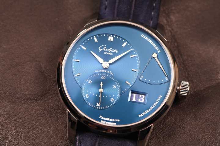 初入职场男士戴什么表1000到2000,刚入职男生戴什么表