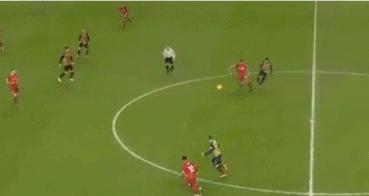 大师级盘点足坛逆天停球美如画,献上膝盖英文