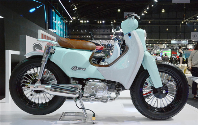 本田supercub125超级幼兽智能版,本田幼兽crosscub白色上市时间