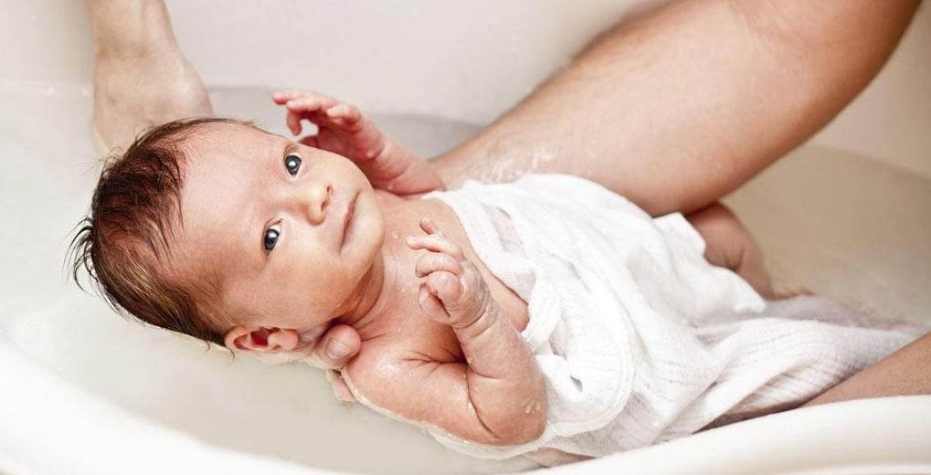 古代新生儿洗澡吗,古代婴儿出生洗澡