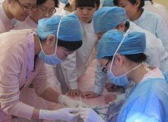 孕妇为啥侧切左边,缝合侧切伤口打麻药会疼吗