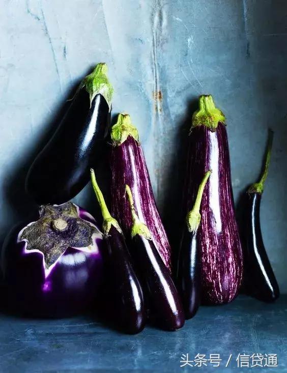 信贷通百科：咳嗽吃这个，ー天就见效！你却把它当垃圾丢了！