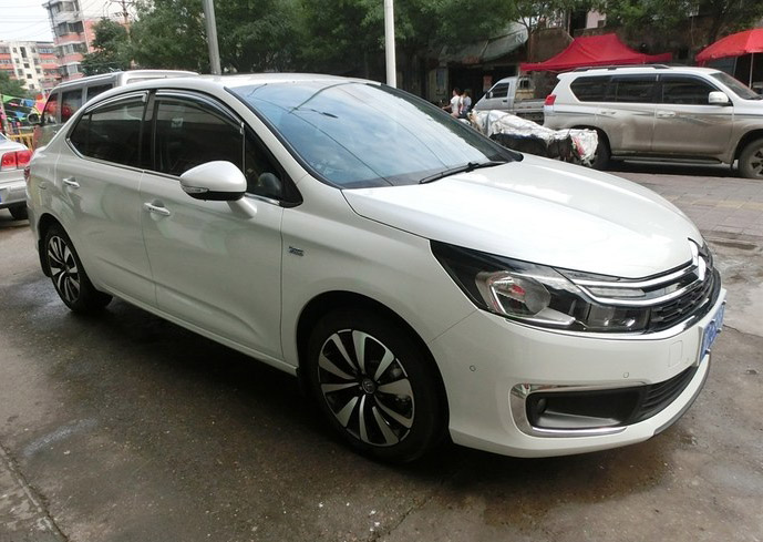 雪铁龙c4l空间表现,2014款雪铁龙c4l1.8l手动挡劲智型