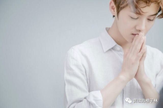 鹿晗公布恋情过后掉了多少粉,鹿晗公开恋情前有什么征兆吗