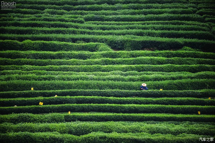 宝马X6，不谈性能如何！自驾遇上大雨还被拍成大片，颜值绝对够！