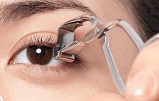 睫毛夹不翘怎么办,睫毛没有睫毛夹怎么夹翘