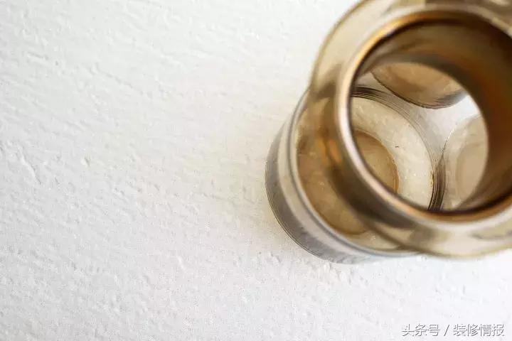 她家竟然有两个衣帽间、两个厨房！