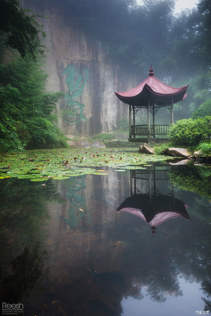 宝马X6,不谈性能如何!自驾遇上大雨还被拍成大片,颜值绝对够!