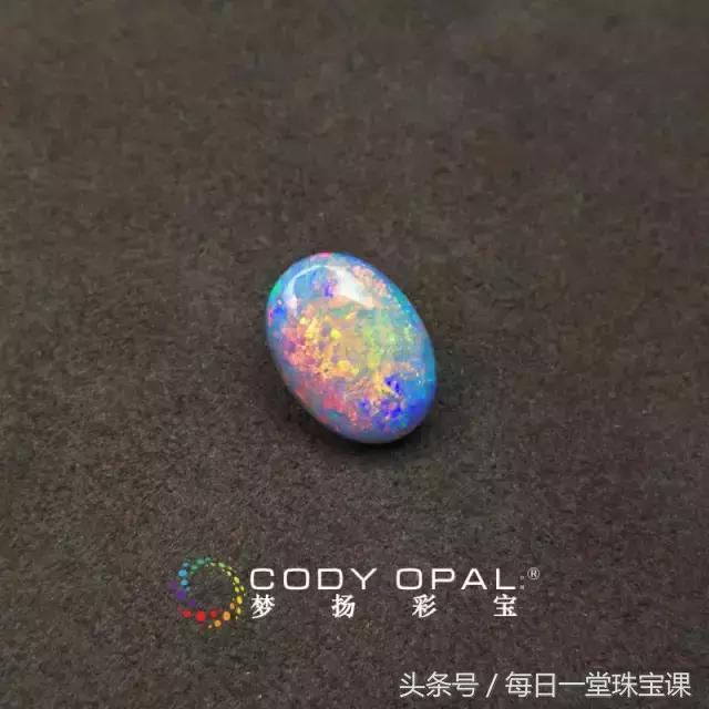 怎样挑选黑欧泊和白欧泊,如何挑选欧泊