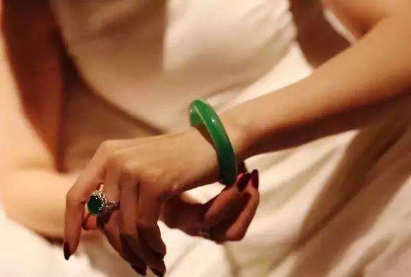 有金手镯了银手镯怎么办,金手镯有裂痕快断了怎么修复