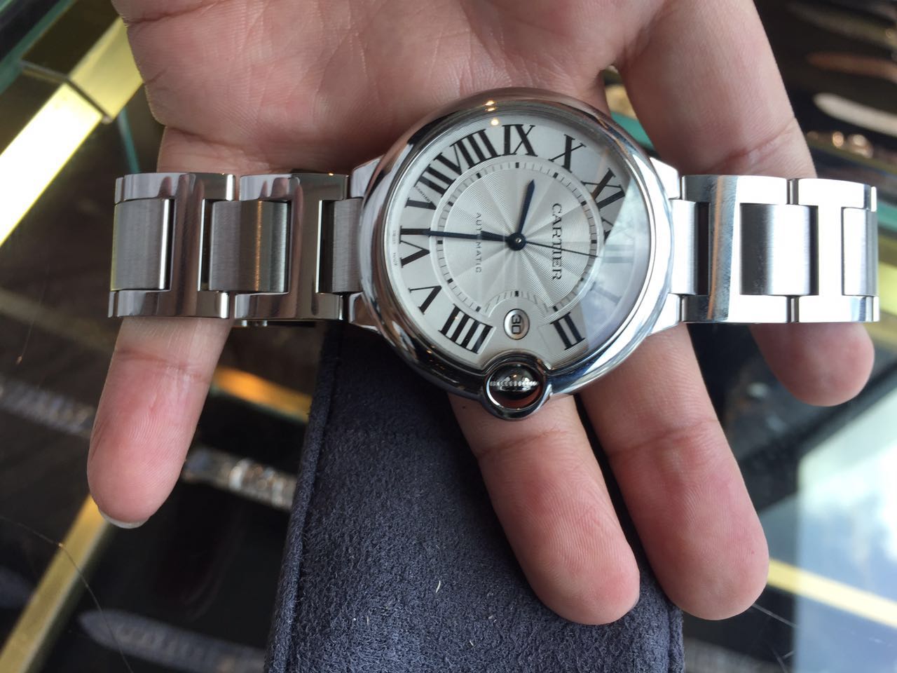 简约的风格也是成功男士的选择卡地亚CARTIER蓝气球W69012Z4