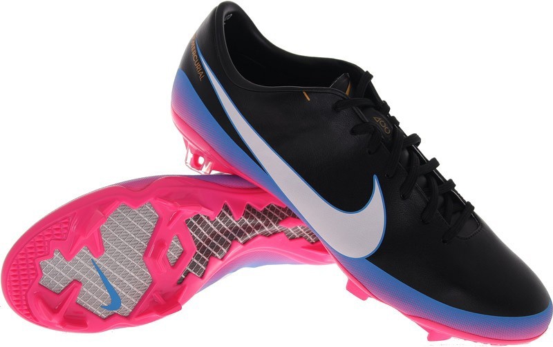 粉色足球鞋高帮全部都是粉红的,好看且实战好的足球鞋