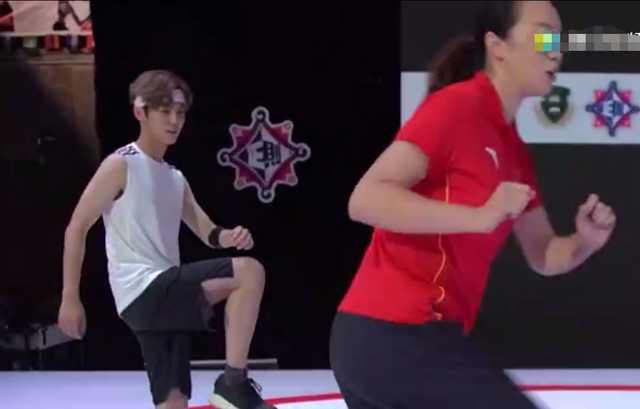 鹿晗甜蜜暴击完整视频,鹿晗甜蜜暴击比赛