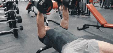 上斜哑铃飞鸟练得到胸部上中缝吗,用哑铃锻炼胸肌中缝最有效的方法