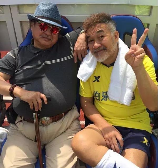 他是首位出演乔峰的大侠,也是能和星爷一起玩转喜剧的老戏骨!