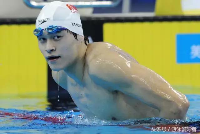 蛙泳后半身下沉,蛙泳时下沉了怎么办