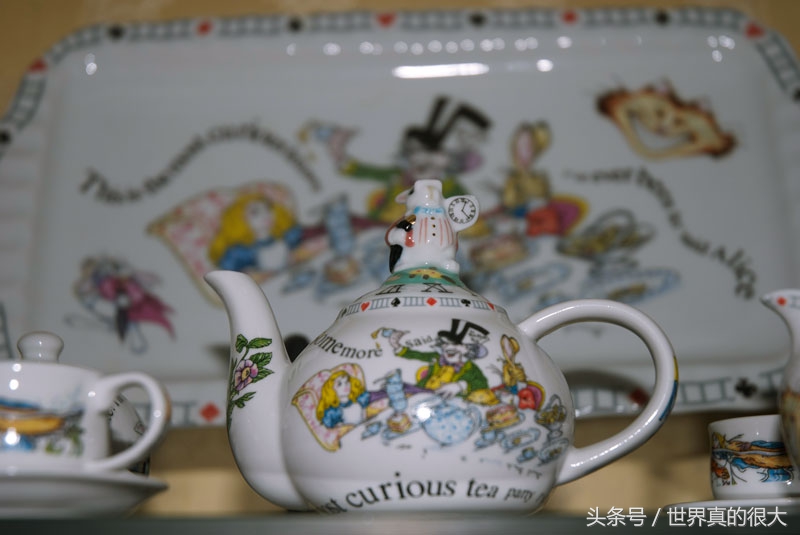 爱丽丝漫游奇境记所经历的地点,爱丽丝漫游奇境旅行记