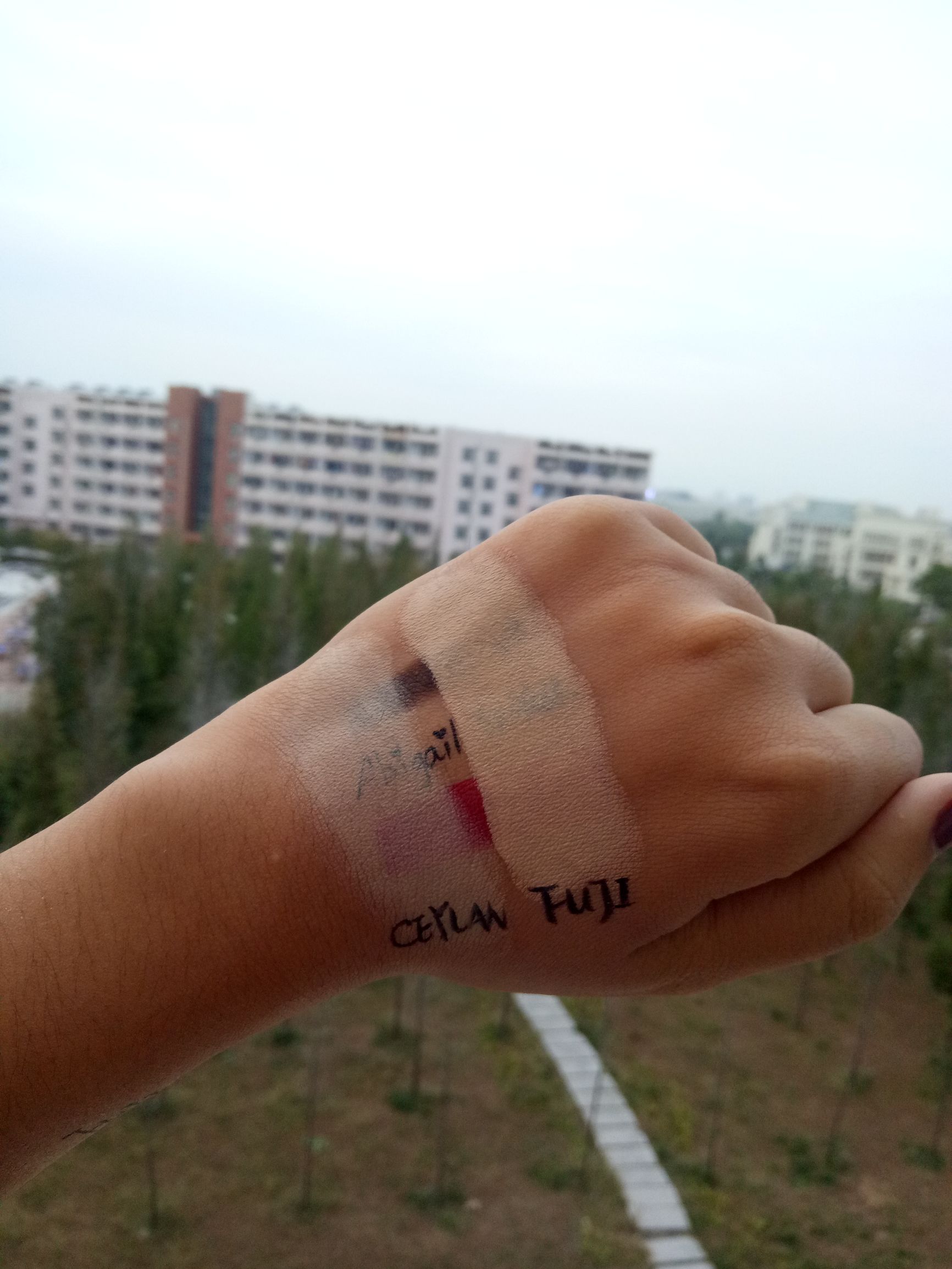 nars玩美,narssheerglow粉底液