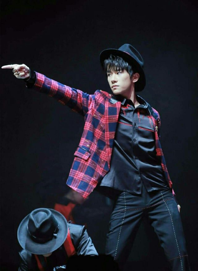 易烊千玺陷于颜值忠于才华,易烊千玺成颜值担当