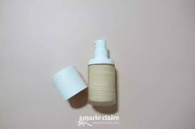 就用30块钱狂收当季爆款彩妆，“带货”女王们的梳妆台超魔性！