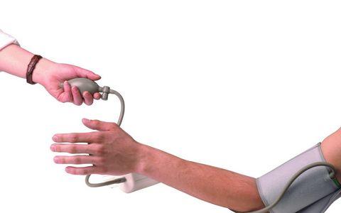 心内科医生：冬季是冠心病高发期，教你9招平安过冬