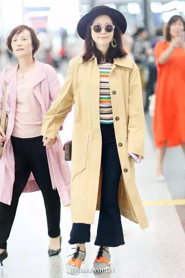 刘诗诗唐嫣甜蜜日常,一入秋便是深秋