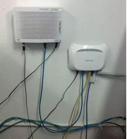 一条宽带可以连2个路由器教程,两条宽带两个路由器怎样避免干扰