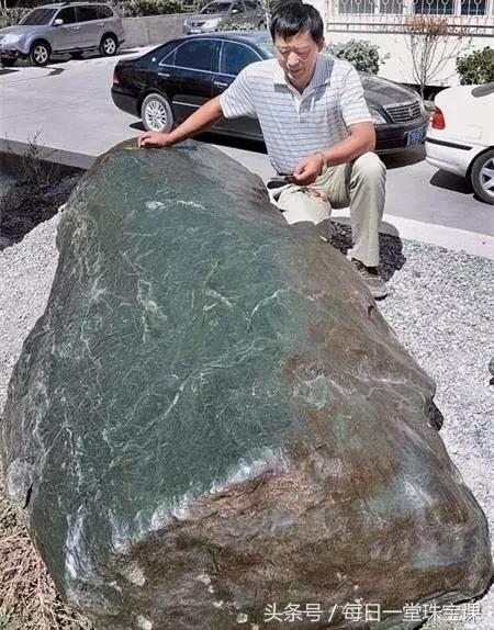 当初遍地无人识，如今身价飙千倍！现在去*疆新**捡石头，还来得及吗