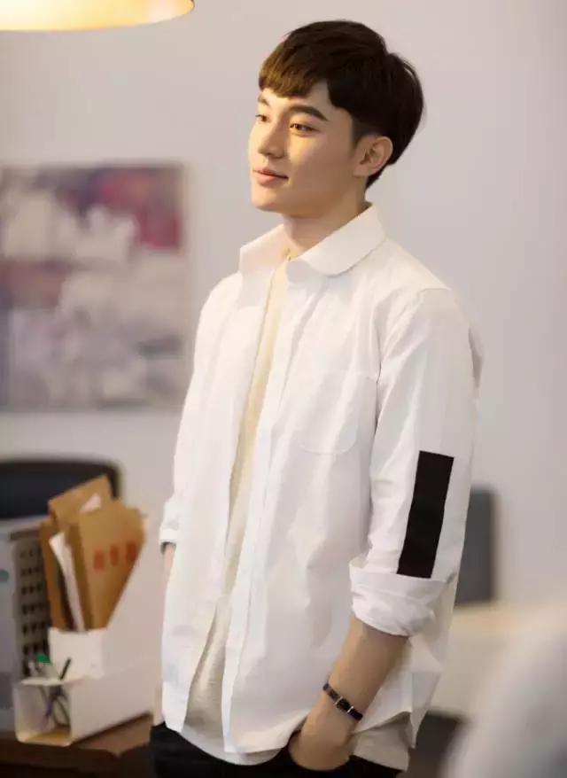 迷弟常见，腿这么长的迷弟不常见