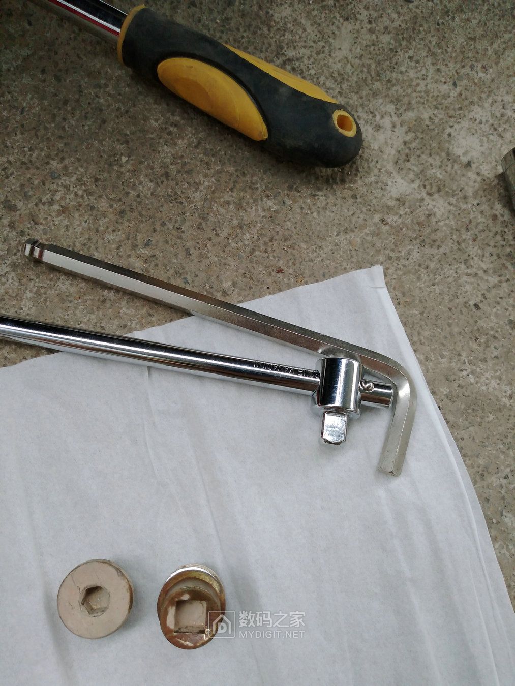 更换手动变速箱油最好的方法,汽车保养与维修更换自动变速箱油