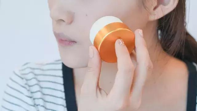 长痘过敏,换季皮肤长痘怎么办用什么药膏