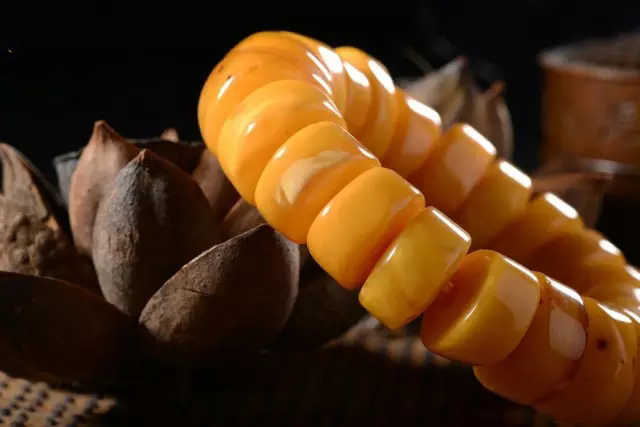 蜜蜡的种类及图片介绍,蜜蜡的种类及价值及图片